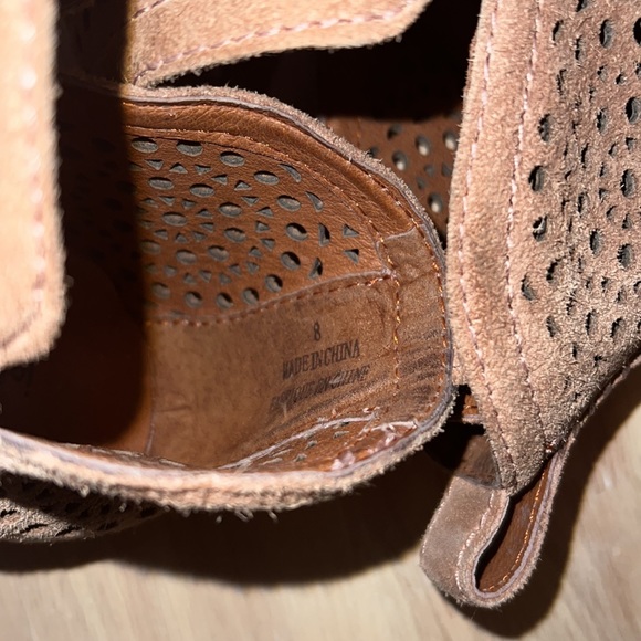 ⭐️ Jeffrey Campbell Rosalee Booties - Picture 6 of 12